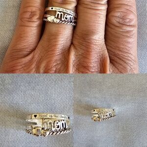 Sterling Silver Ring with 2 little heart and word "Mom". Heart of the Family